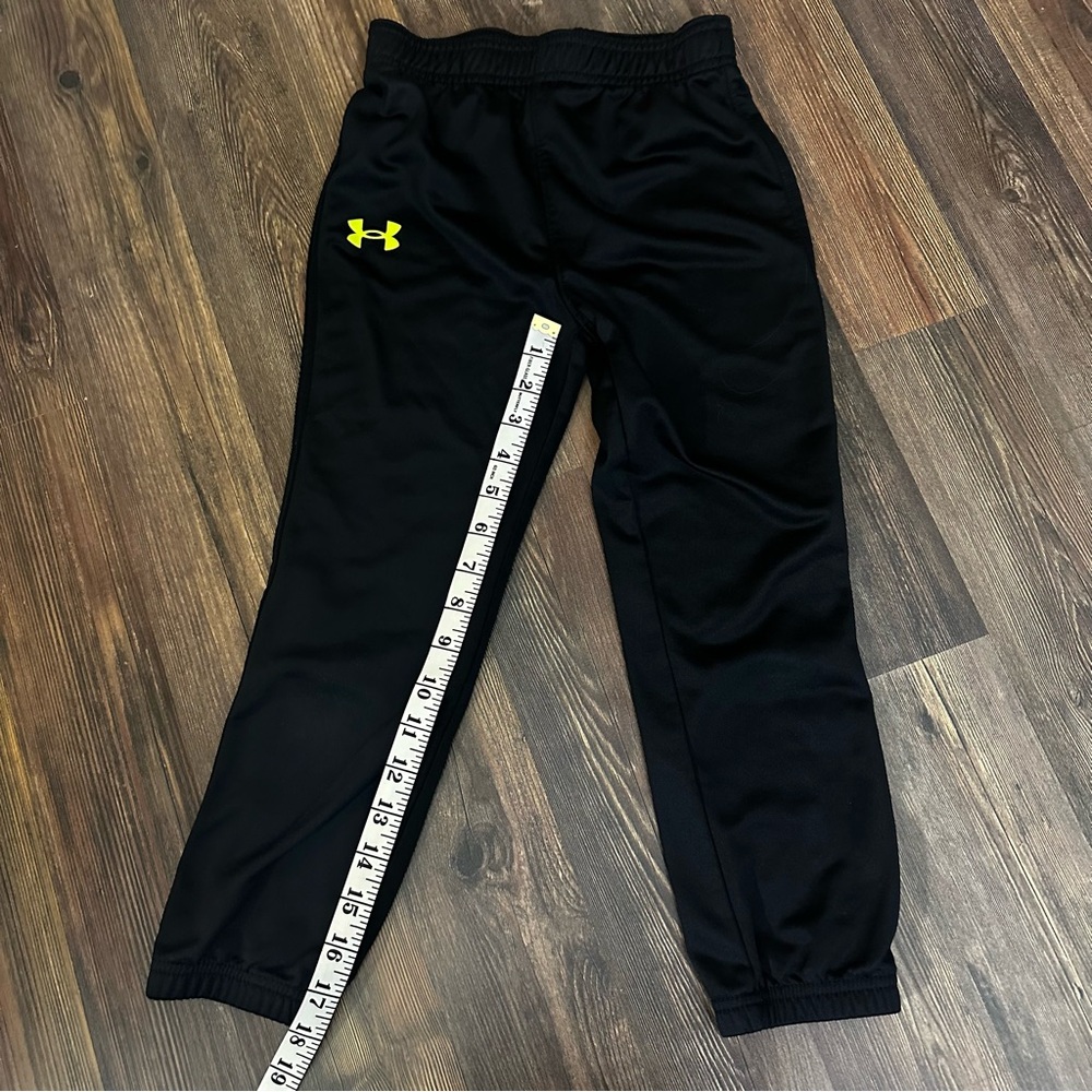 Under Armour Bright Green/Black 2pc set - Zip up Jacket and Joggers Kids size 6 - Picture 8 of 12